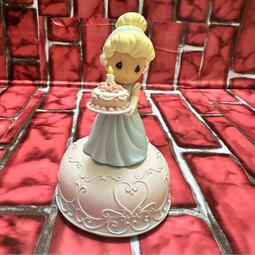 Precious Moments Disney CINDERELLA Music Box